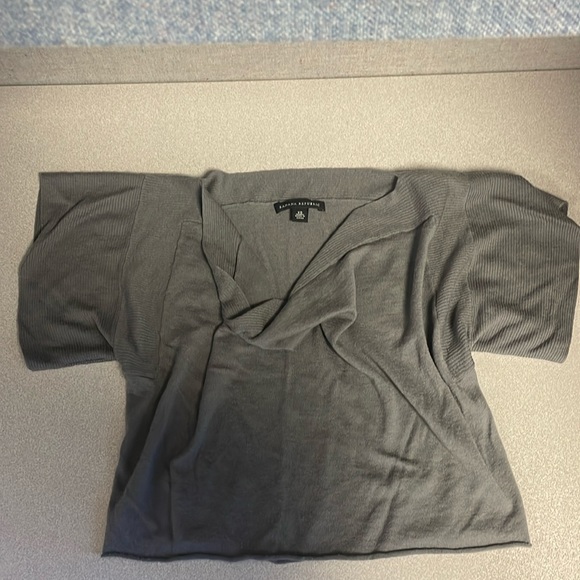 Gray cropped lightweight sweater - Picture 2 of 6